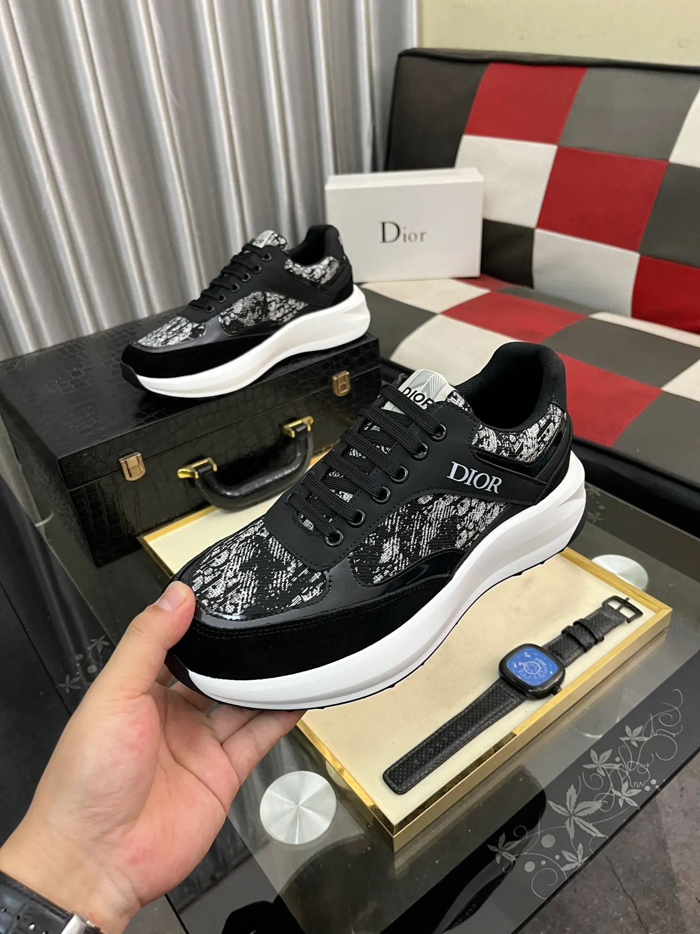 Men's men's shoes💰440⌚️⌚️[Dior] 25ss new product B01 moral training shoes. The toe dimensions of the couple's style are a bit wider. The upper foot comfort is perfect. The threads are beautiful. Perfectly suitable for trousers. Decorated with various classic details. Ideal for daily looks. Can be matched with various casual items to create exquisite looks. Fabric: top layer cowhide/lining sheepskin TPU original outsole Code number: 38-444️⃣Colors available